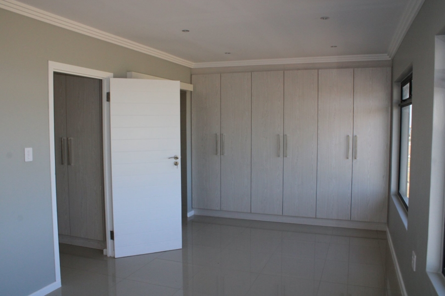 4 Bedroom Property for Sale in Kidds Beach Eastern Cape